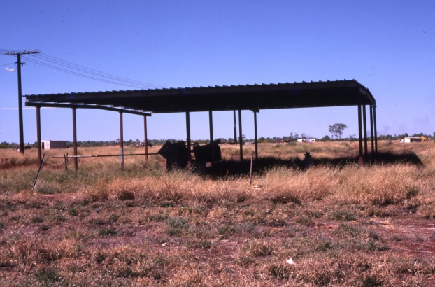 Life and youth in the Lajamanu camps 1984  /   / Barbara Glowczewski / Lajamanu, Central Australia