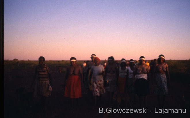 Marlulu (boys) initiation, Lajamanu / WITI poles ceremony  / Barbara Glowczewski / Lajamanu, Tanami Desert, Central Australia, NT