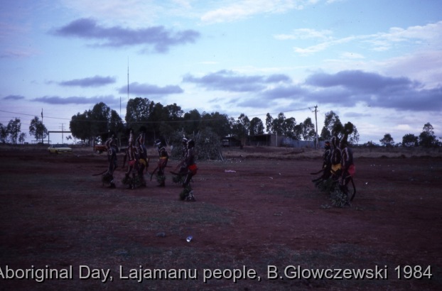 NAIDOC: National Aboriginal Day, Lajamanu and Katherine, 1984 (photos) / Men dance Jurntu purlapa. Children and adults celebrate the end of School / Barbara Glowczewski / Lajamanu, Tanami Desert, Central Australia, NT