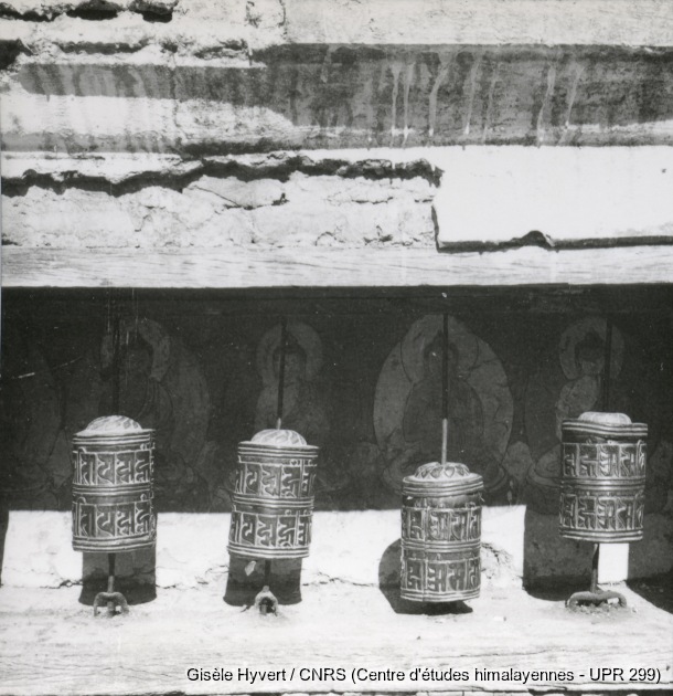 Vallée de Kathmandu non date  c.1970-1975 / Stupa de Bodnath. Moulins à prières.  / Hyvert, Gisèle  / Bodnath (Kathmandu district), Népal 