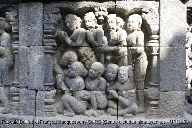 Borobudur > Galerie I > Balustrade supérieure : Histoire du roi Sadhina / Borobudur > Galerie I > Balustrade supérieure : Histoire du roi Sadhina / Dollfus, Pascale; Jacquesson, François /  Indonesia/ Indonésie