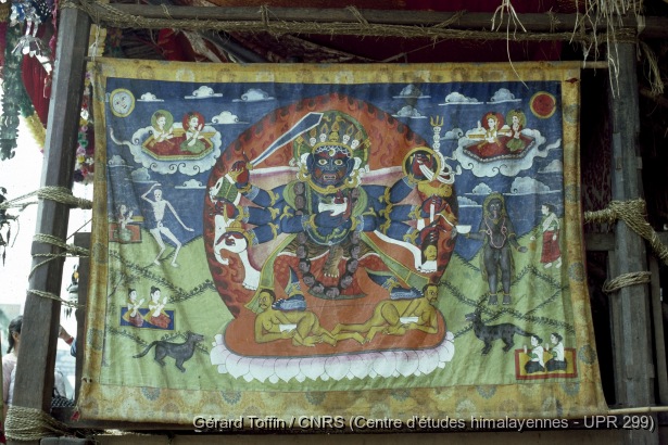 Album Indra Jatra (1974-2005) / Indra Jatra : thangka sur le petit autel temporaire à Bhairav, près de Svet Bhairav à Hanuman Dhoka 
  / Toffin, Gérard  / Kathmandu (Kathmandu district), Népal 