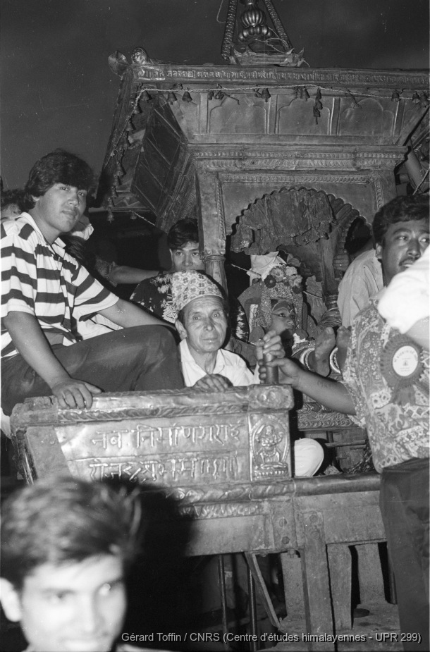 Indra Jatra à Kathmandu (1995) / Indra Jatra : Ganesh ou Bhairav sur son char (?) 
  / Toffin, Gérard  / Kathmandu (Kathmandu district), Népal 