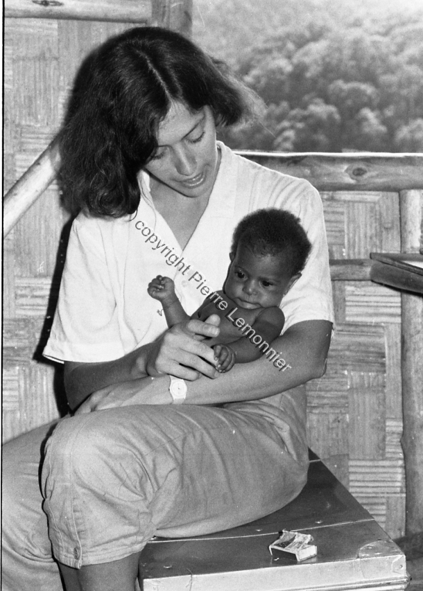 1988 Dame en Deuil / 1988 Dame en Deuil / Lemonnier, Pierre /  Papua New Guinea/ Papouasie-Nouvelle-Guinée