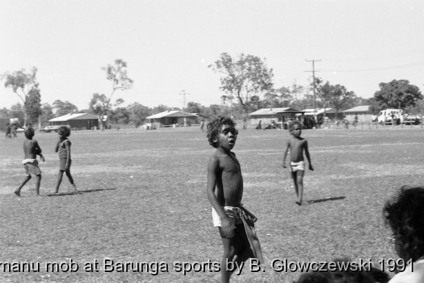 Barunga Sports and Culture Weekend / Sports and Culture Week end: Lajamanu people / Barbara Glowczewski / Barunga, Northern Territory, Australia