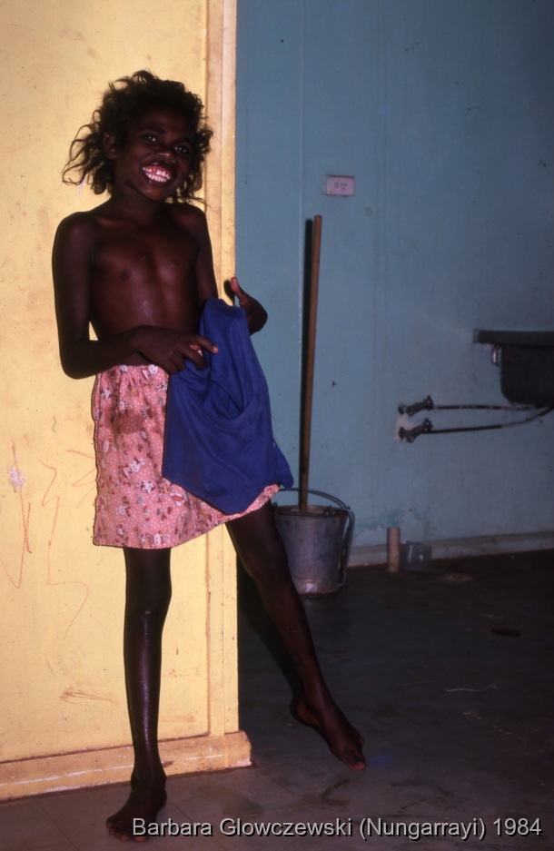 Fieldwork, Lajamanu 1984 /  SallyAnne Burns Nampijinpa (Pampirriya's daughter) / Barbara Glowczewski / Lajamanu, Tanami Desert, Central Australia, NT