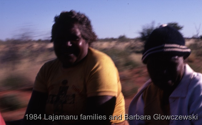 Granites 1 / Topsy and Lily Nangala, Traveling and camping  with the Menzies family / Barbara Glowczewski / Granites, Tanami and Lima outstation