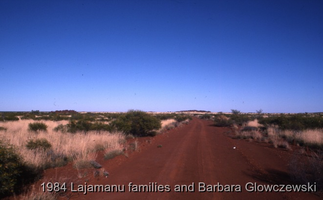 Granites 1 / Yarduyardurlu from Yarrapiri road; Travelling and camping  with the Menzies family / Barbara Glowczewski / Yarrapiri road,Tanami Desert, Central Australia