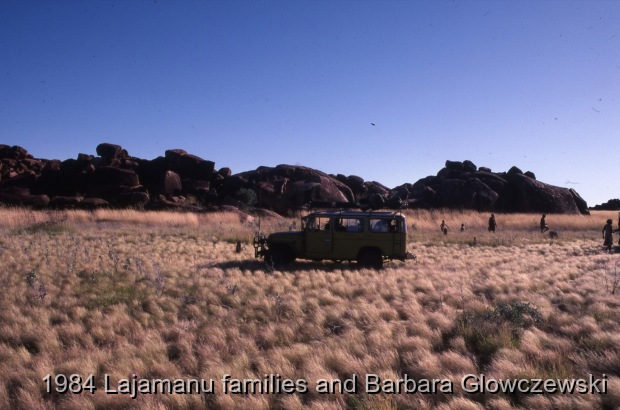 Granites 1 / yarduyardurlu; Michelle Mc Glason's toyota; Travelling and camping  with the Menzies family / Barbara Glowczewski / Granites, Tanami Desert, Central Australia