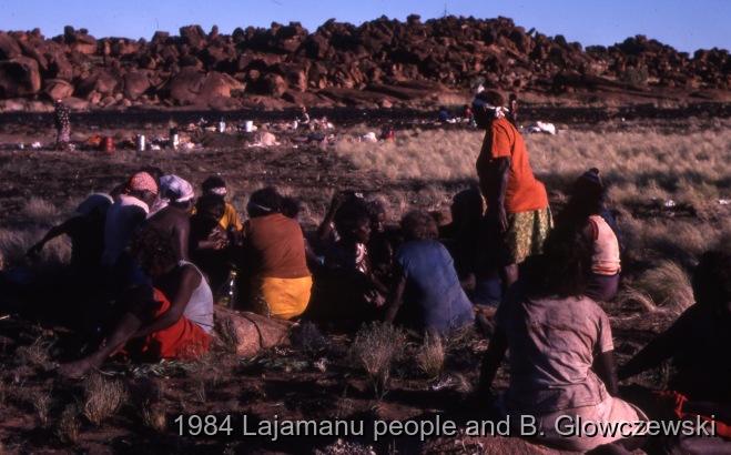 Granites 2 / Women paint themselves for the second day; Making a video to protect Yarturluyarturlu / Barbara Glowczewski / The Granites (Yarturluyarturlu), Tanami Desert, Central Australia, NT