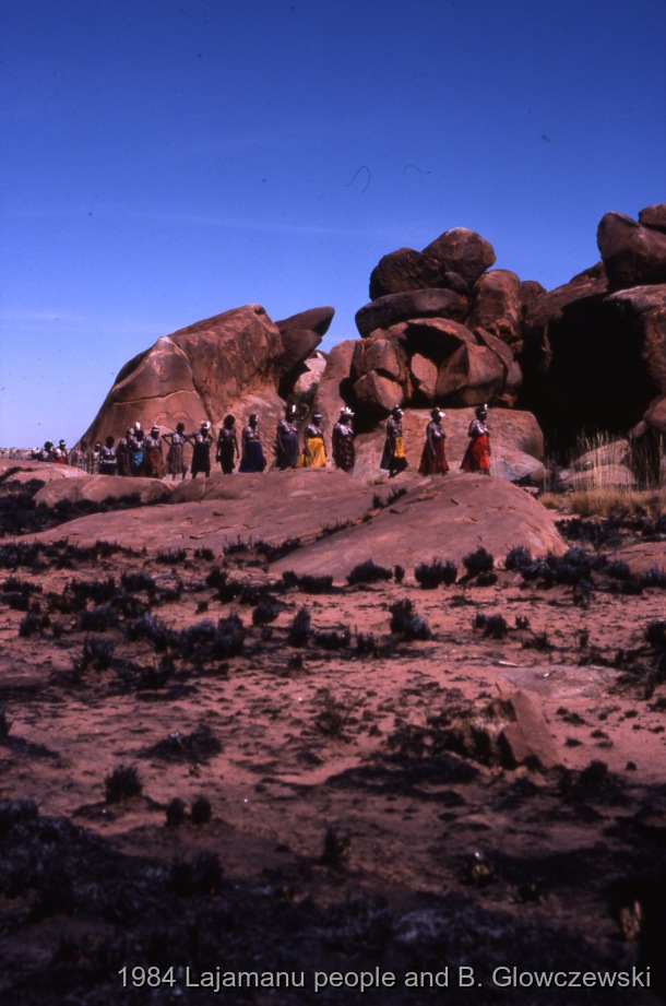 Granites 2 / Walk to swamp: Making a video to protect Yarturluyarturlu / Barbara Glowczewski / The Granites (Yarturluyarturlu), Tanami Desert, Central Australia, NT