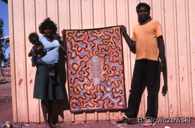 Lajamanu 1988 / Returning for Fieldwork: the acrylic painting boost / Barbara Glowczewski / Lajamanu