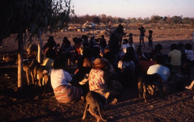 Life and youth in the Lajamanu camps 1984  / Kajirrijarra camp / Barbara Glowczewski / Lajamanu, Central Australia