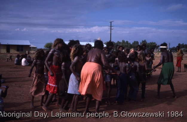 NAIDOC: National Aboriginal Day, Lajamanu and Katherine, 1984 (photos) / Girls dance; Children and adults celebrate the end of School / Barbara Glowczewski / Lajamanu, Tanami Desert, Central Australia, NT
