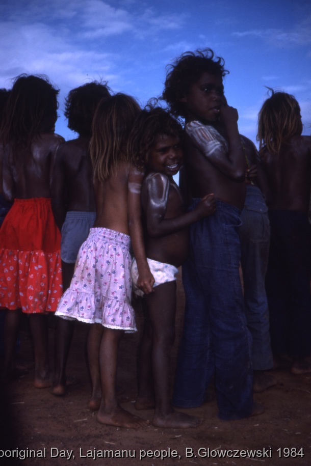 NAIDOC: National Aboriginal Day, Lajamanu and Katherine, 1984 (photos) / Girls painted. Children and adults celebrate the end of School / Barbara Glowczewski / Lajamanu, Tanami Desert, Central Australia, NT