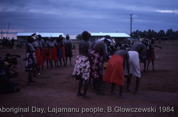 NAIDOC: National Aboriginal Day, Lajamanu and Katherine, 1984 (photos) / Women dance Jurntu purlapa. Children and adults celebrate the end of School / Barbara Glowczewski / Lajamanu, Tanami Desert, Central Australia, NT