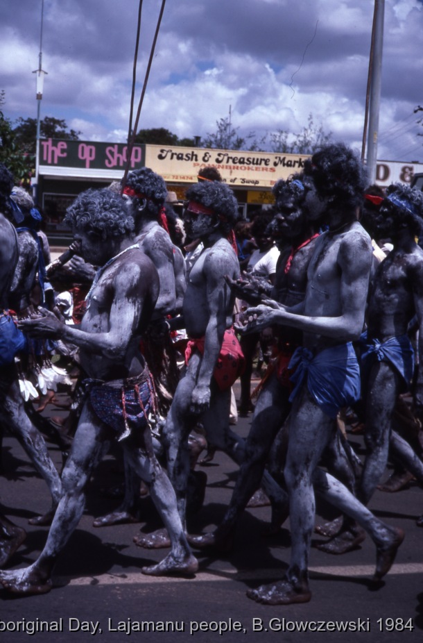 NAIDOC: National Aboriginal Day, Lajamanu and Katherine, 1984 (photos) / Bamyili dancers march for NAIDOC / Barbara Glowczewski / Mimi arts, streets and park of Katherine, NT