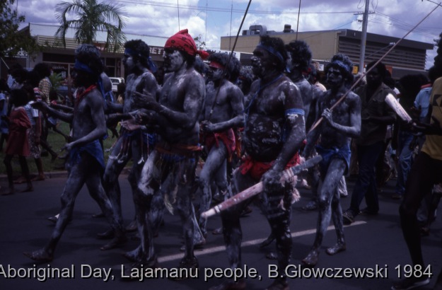 NAIDOC: National Aboriginal Day, Lajamanu and Katherine, 1984 (photos) / Bamyili dancers march  for NAIDOC / Barbara Glowczewski / Mimi arts, streets and park of Katherine, NT