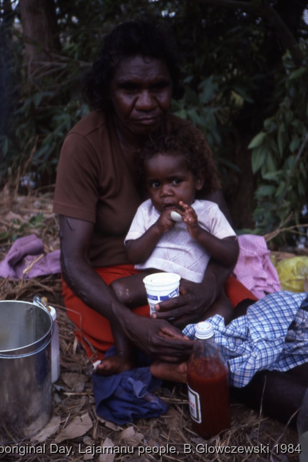 NAIDOC: National Aboriginal Day, Lajamanu and Katherine, 1984 (photos) / Barbara Gibson Nakamarra and Jenny's baby Jungarrayi / Barbara Glowczewski / Mimi arts, streets and park of Katherine, NT
