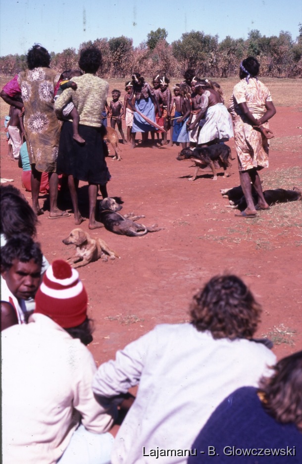 School 2 / Women watch the girls' dance / Barbara Glowczewski / School, Lajamanu, Tanami Desert, Central Australia