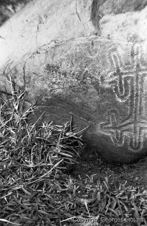 Relevé de pétroglyphes en Nouvelle-Calédonie / Pétroglyphes / Georges Liotard / Nouvelle-Calédonie