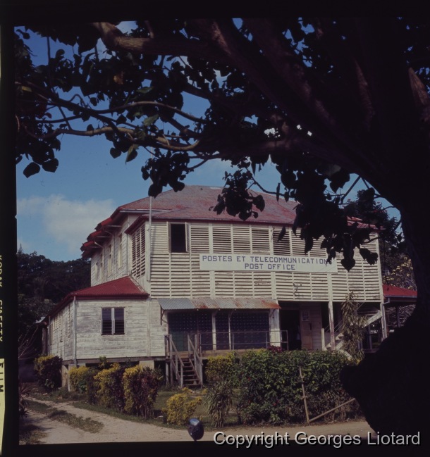 Ile VATE (EFATE) - Lieux de Port Vila / La Poste de Port Vila détruite en 1972 / Georges Liotard / Port Vila, Efate, Vanuatu