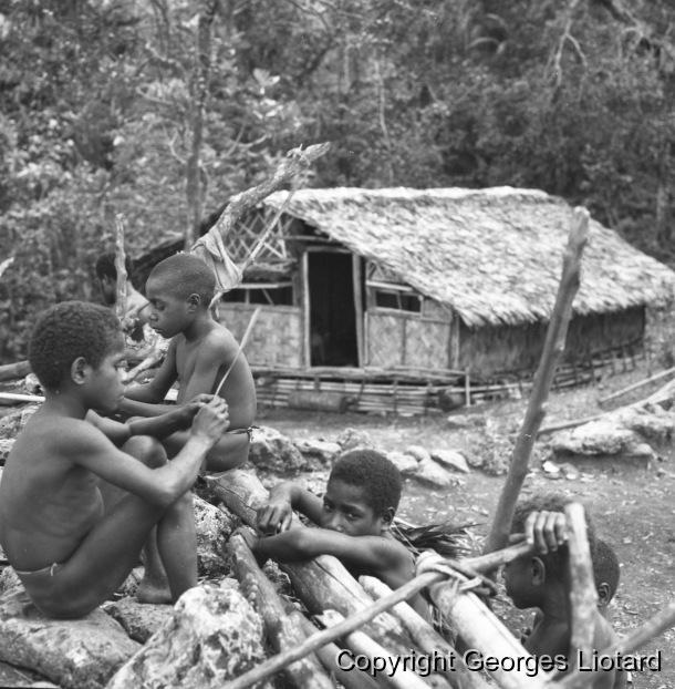 Ile Pentecôte - Village de BUNLAP / Ile Pentecôte - Village de BUNLAP / Georges Liotard / Vanuatu, Pentecôte, Bunlap