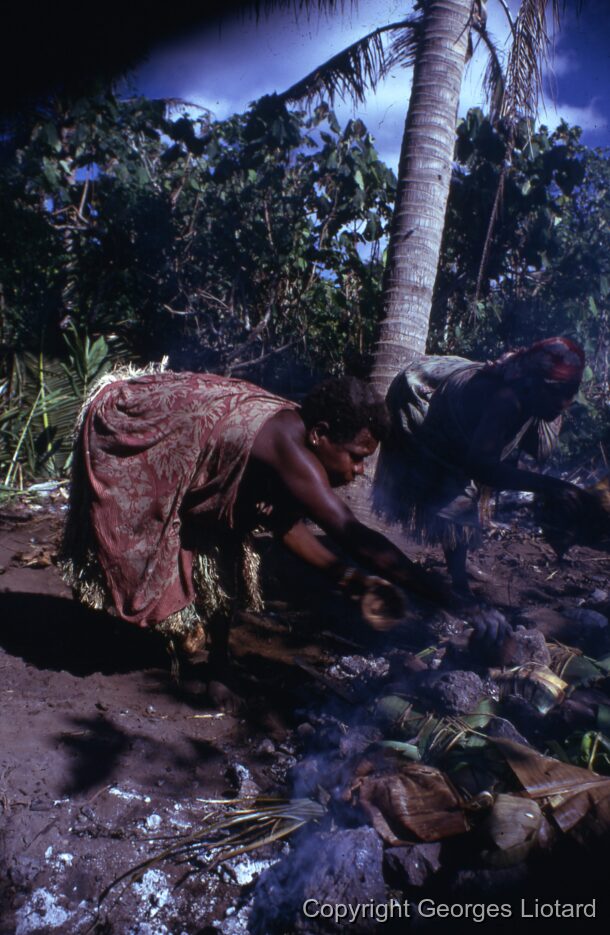 Preparation du Laplap / Préparation du laplap / Georges Liotard / Vanuatu