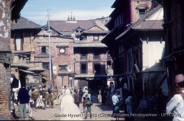Vallée de Kathmandu c.1971 / Scène de rue.  / Hyvert, Gisèle  / Bhaktapur (Bhaktapur district) ?, Népal 