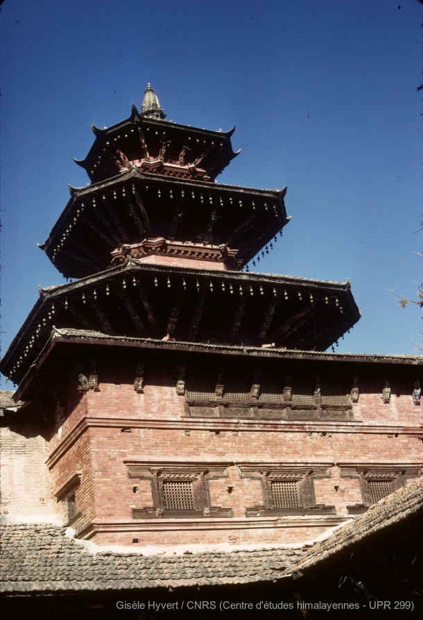 Vallée de Kathmandu c.1971 / Palais royal de Patan : temple de Taleju depuis la cour principale (Mul chok).  / Hyvert, Gisèle  / Patan (Lalitpur district), Népal 