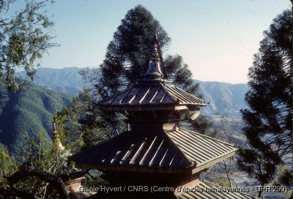 Vallée de Kathmandu c.1971 / Triple toit du temple de Vajra Yogini.  / Hyvert, Gisèle  / Sankhu (Kathmandu district), Népal 