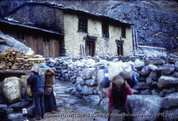Vallée de Kathmandu c.1972-1975 / Maisons en pays sherpa.  / Hyvert, Gisèle  / Région de Sagarmatha (Solukhumbu district), Népal 