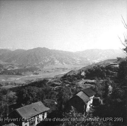 Vallée de Kathmandu non date  c.1970-1975 / Vue de la vallée depuis Changu Narayan.  / Hyvert, Gisèle  / Changu Narayan (Bhaktapur district), Népal 