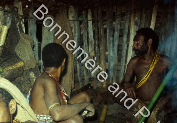 Vie quotidienne / Vie quotidienne / Pierre Lemonnier & Pascale Bonnemère / Papuasie Nouvelle-Guinée