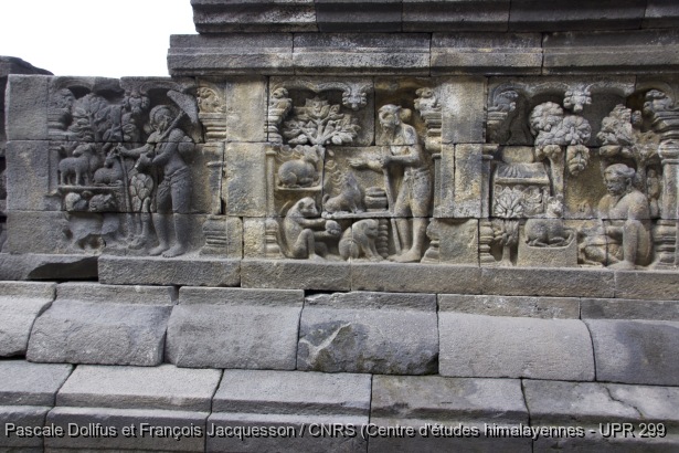 Borobudur > Galerie I > Balustrade supérieure : Histoire du lièvre  / Borobudur > Galerie I > Balustrade supérieure : Histoire du lièvre  / Dollfus, Pascale; Jacquesson, François /  Indonesia/ Indonésie