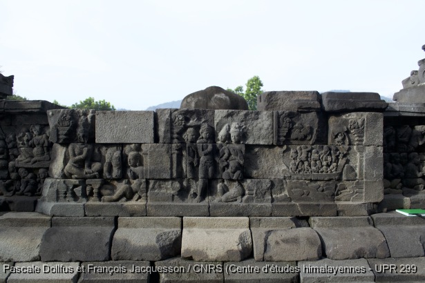 Borobudur > Galerie I > Balustrade supérieure : Histoire du marin Suparaga / Borobudur > Galerie I > Balustrade supérieure : Histoire du marin Suparaga / Dollfus, Pascale; Jacquesson, François /  Indonesia/ Indonésie
