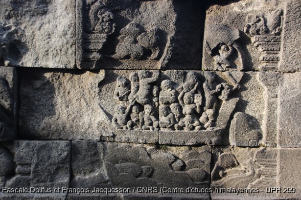 Borobudur > Galerie I > Balustrade supérieure : Histoire du marin Suparaga / Borobudur > Galerie I > Balustrade supérieure : Histoire du marin Suparaga / Dollfus, Pascale; Jacquesson, François /  Indonesia/ Indonésie