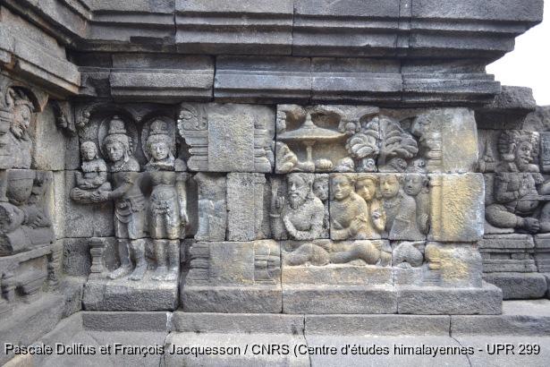 Borobudur > Galerie I > Balustrade supérieure : Histoire du roi Surupa / Borobudur > Galerie I > Balustrade supérieure : Histoire du roi Surupa / Dollfus, Pascale; Jacquesson, François /  Indonesia/ Indonésie