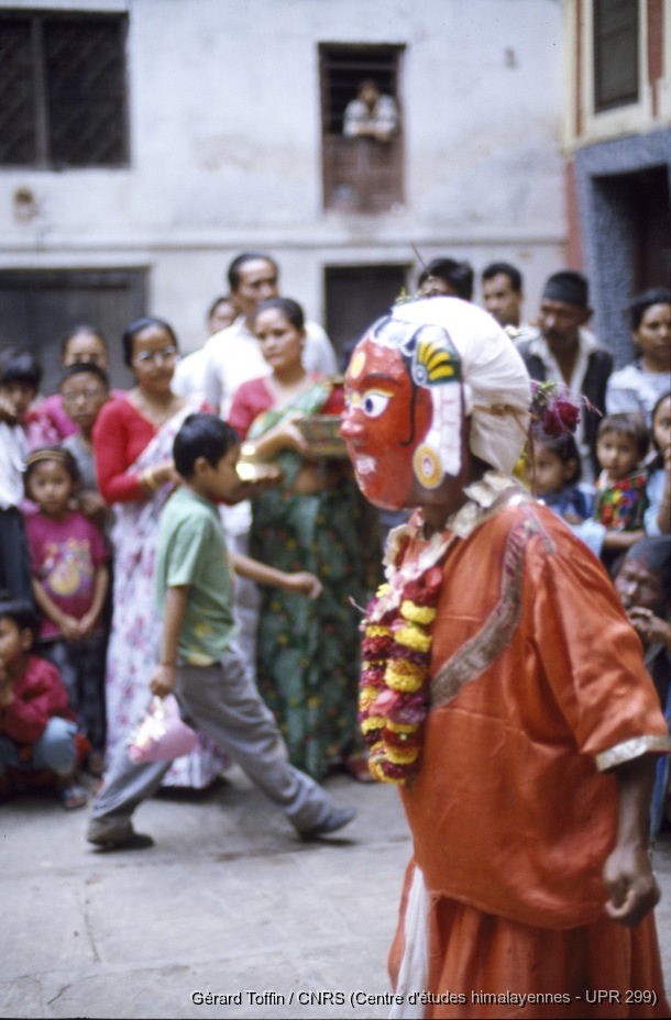 Album Indra Jatra (1974-2005) / Indra Jatra : Halchok pyaakhan, par la troupe Sava bhaku (originaire d'Halchok) 
  / Toffin, Gérard  / Kathmandu (Kathmandu district), Népal 