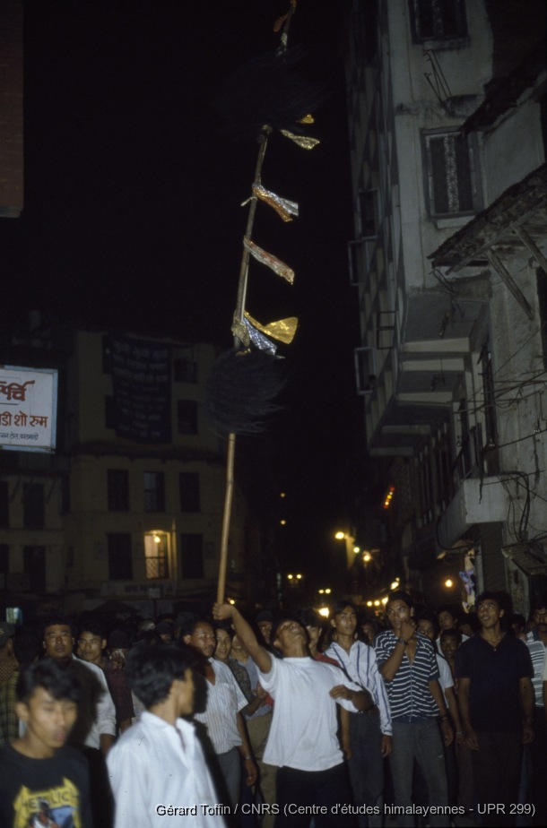 Album Indra Jatra (1974-2005) / Indra Jatra : Bau Mata, rituel funéraire nocturne 
  / Toffin, Gérard  / Kathmandu (Kathmandu district), Népal 