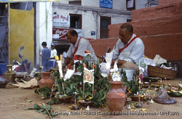 Album Indra Jatra (1974-2005) / Indra Jatra : sacrifice au feu (rituel brahmanique) 
  / Toffin, Gérard  / Kathmandu (Kathmandu district), Népal