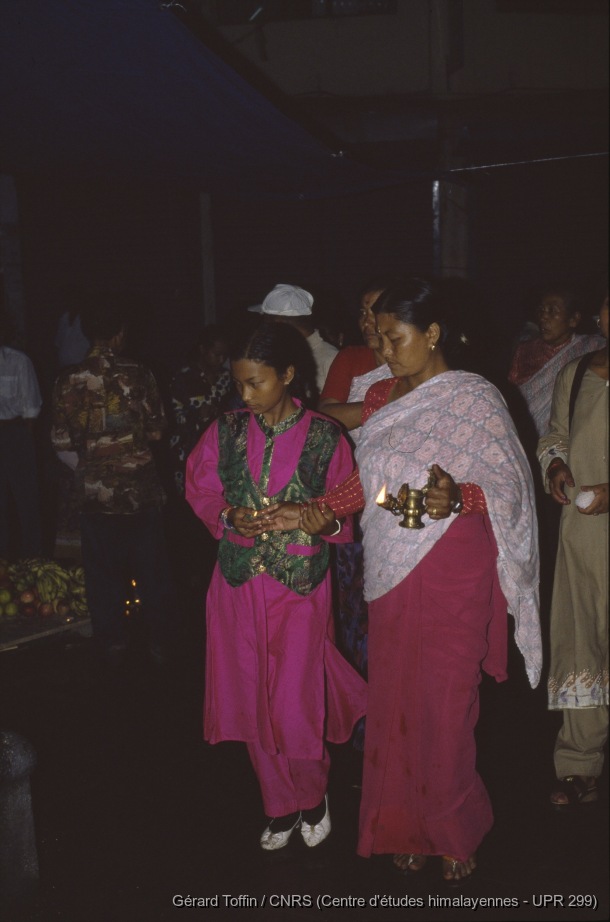 Album Indra Jatra (1974-2005) / Indra Jatra : rituel funéraire 
  / Toffin, Gérard  / Kathmandu (Kathmandu district), Népal 