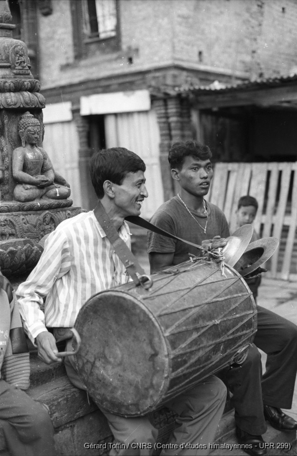 Indra Jatra à Kathmandu (1995) / Indra Jatra : musiciens 
  / Toffin, Gérard  / Kathmandu (Kathmandu district), Népal 