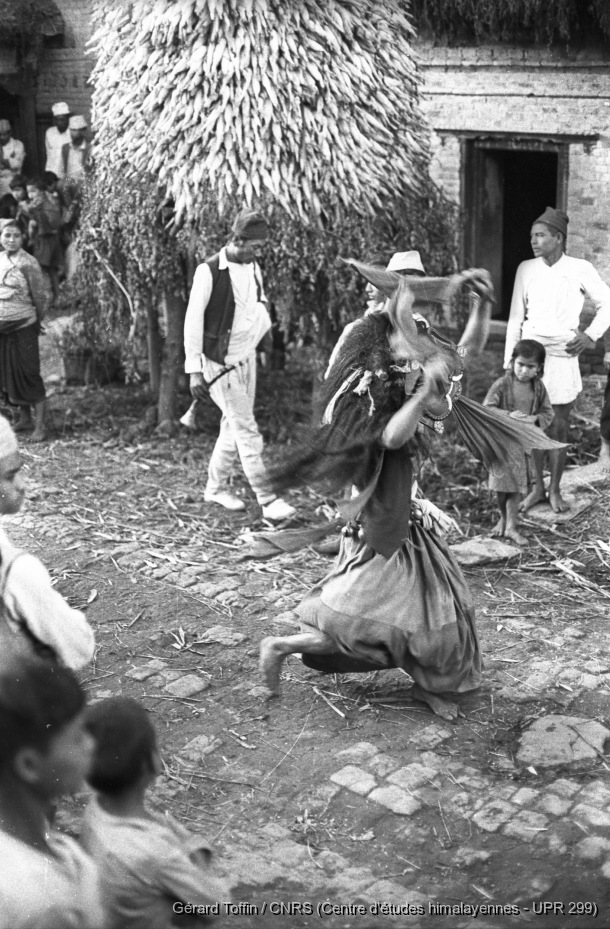 Kun pyaakhan, un théâtre disparu (1971-1975)  / Lakhe dansant pendant l'Indra Jatra 
  / Toffin, Gérard  / Pyangaon (Lalitpur district), Népal 