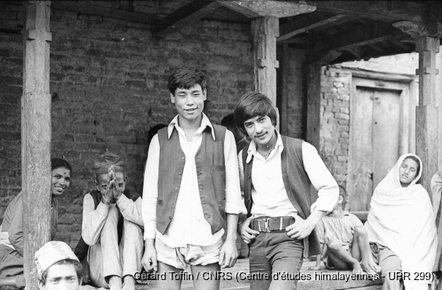 Kun pyaakhan, un théâtre disparu (1971-1975)  / Des jeunes garçons du village / Toffin, Gérard  / Pyangaon (Lalitpur district), Népal 