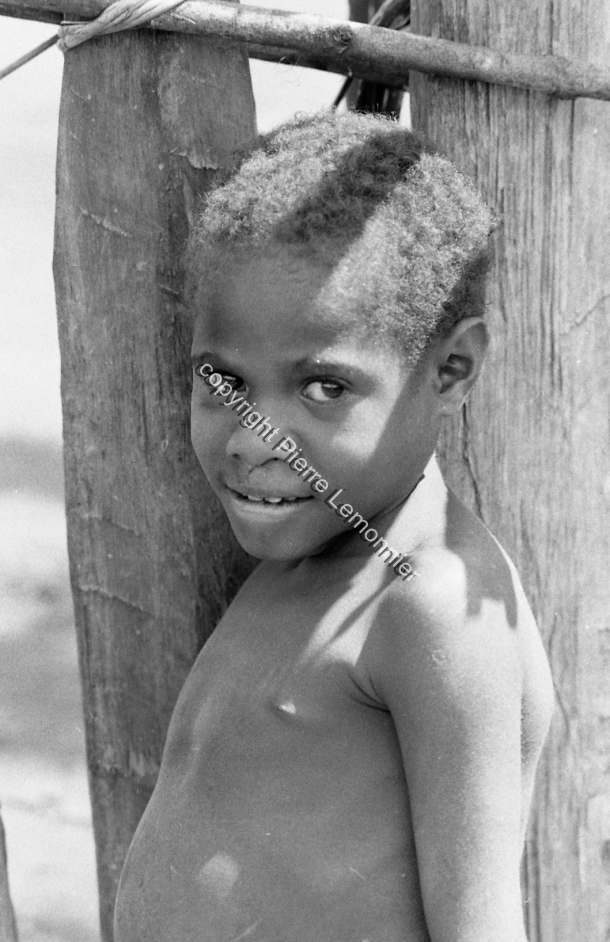 1987-88 / 1987-88 / Lemonnier, Pierre /  Papua New Guinea/ Papouasie-Nouvelle-Guinée