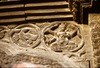 Décor en bois sculpté (détail) de la porte d'entrée de l'hôtel Eden, dans une maison néwar sur Jhochen tol (Freak street).