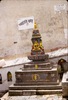 Stupa. Escalier vers Swayambhunath. 