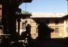 Temple de Changu Narayan : dans l'enceinte.