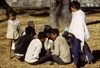 Groupe de jeunes hommes.